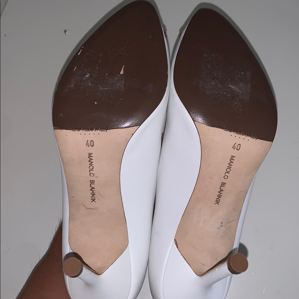 Manolo Blahnik leather Hangisi 90 crystal-embellished white pumps size 40 - Picture 13 of 13